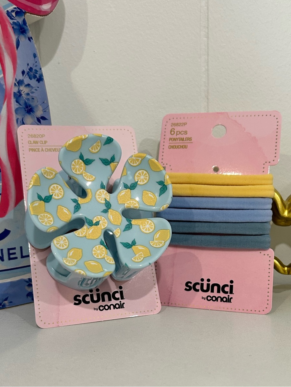 scünci Blue Lemon Floral Hair Claw with Assorted Pastel Elastics